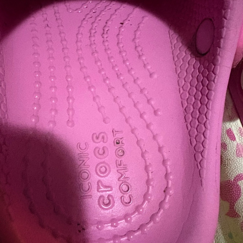 Barbie Pink Kids Crocs with Barbie Giblets - Picture 5 of 7